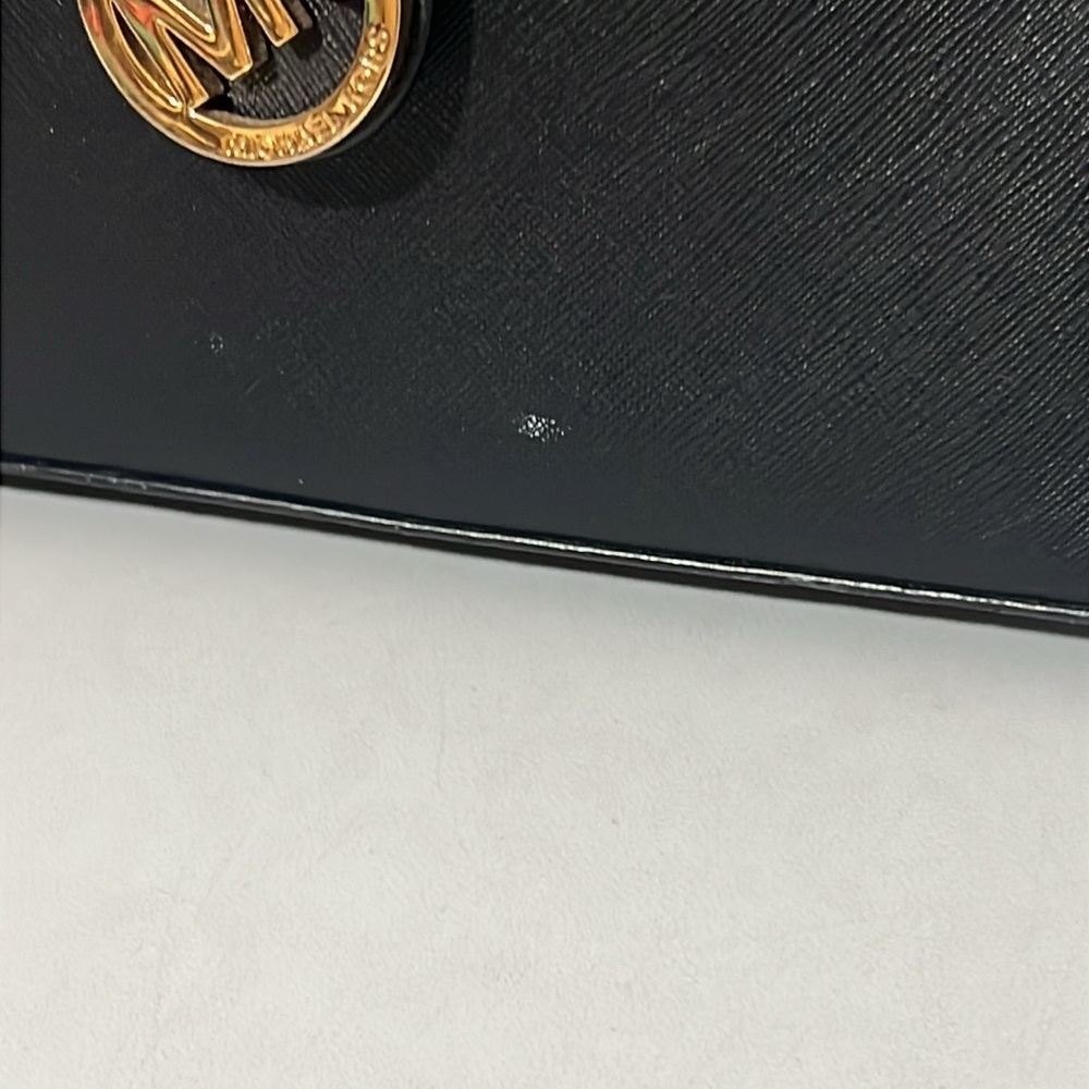 Michael Kors Black Saffiano Large Tote with Gold Accents Size: 11X18 - Picture 11 of 15